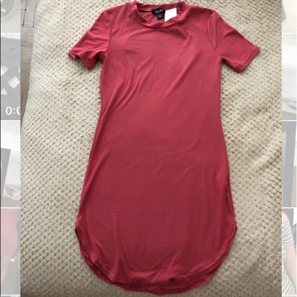 Round Hem Tee Shirt Dress 2 X HP🎉 - Picture 3 of 3